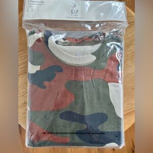 GAP Green and Brown Camouflage 2-piece Pajama Set Size 8